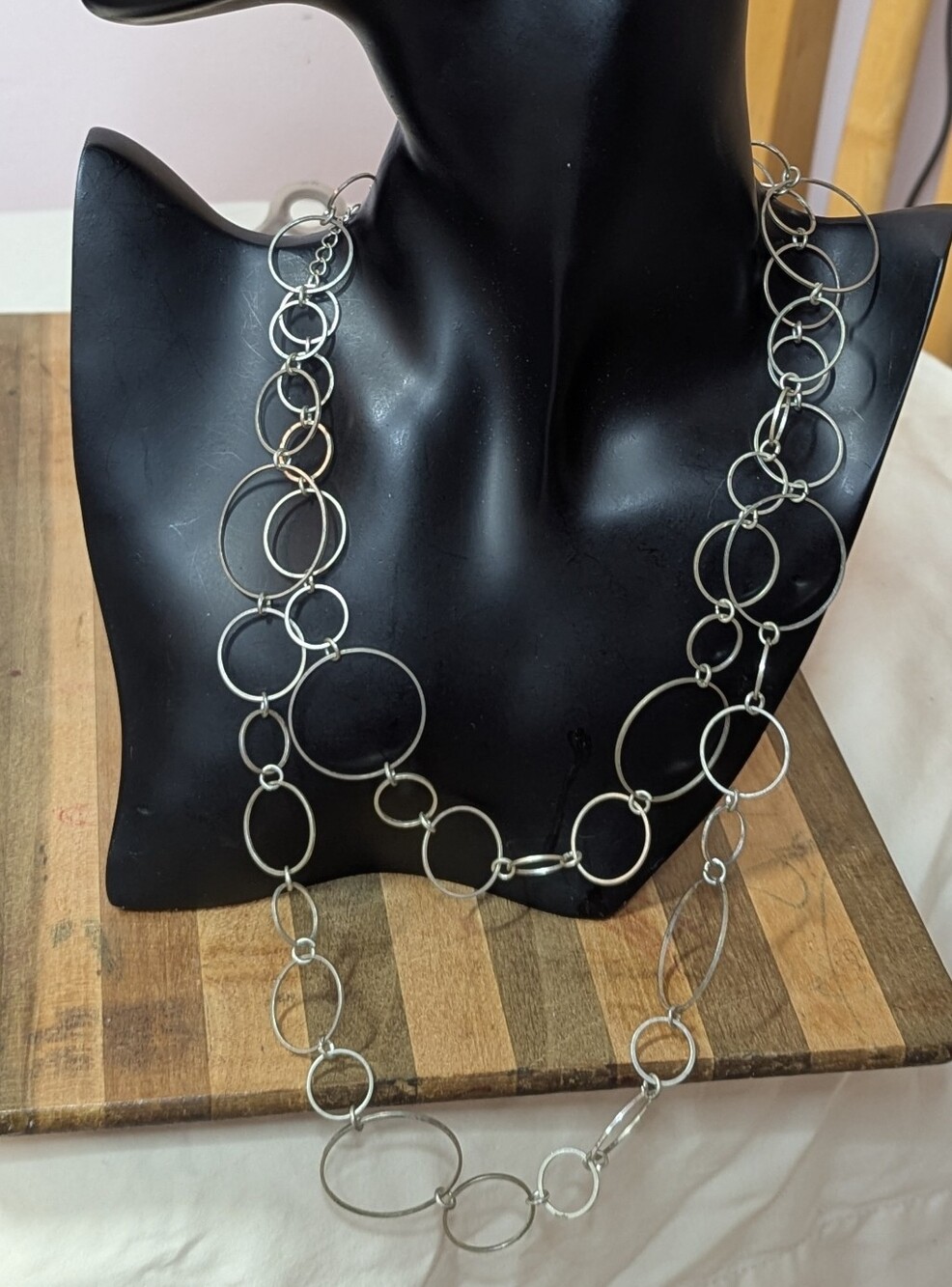 WHBM Y2K Silver Tone Geometric Multi-Size Circle Link Necklace + FREE GIFT